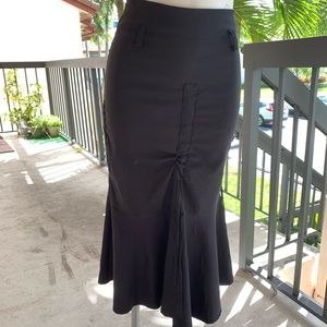 Black Skirt asymmetrical in size 2